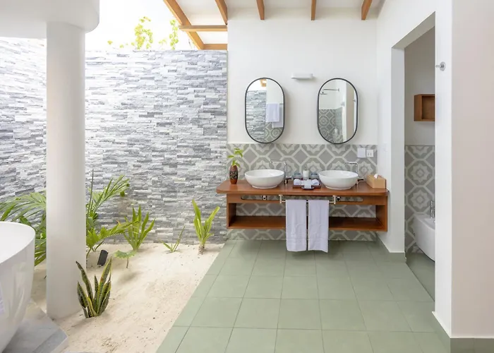 Beach King Suite